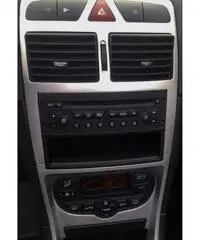 Peugeot 307 2.0 16V CABRIO con SENSORI DI PARCHEGGIO POST. Peugeot 307 2.0 16V CABRIO con SENSORI DI PARCHEGGIO POST.