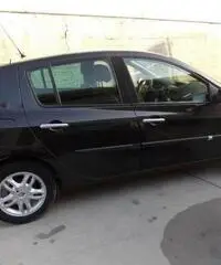 Renault Clio 1.2 16V 5 porte Le Iene  x NEOPATENTATI Renault Clio 1.2 16V 5 porte Le Iene  x NEOPATENTATI