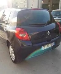 Renault Clio 1.2 16V 5 porte Le Iene  x NEOPATENTATI Renault Clio 1.2 16V 5 porte Le Iene  x NEOPATENTATI
