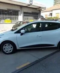 Renault Clio 1.2 75CV 5 porte Live X NEOPATENTATI Renault Clio 1.2 75CV 5 porte Live X NEOPATENTATI