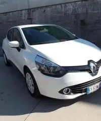 Renault Clio 1.2 75CV 5 porte Live X NEOPATENTATI Renault Clio 1.2 75CV 5 porte Live X NEOPATENTATI