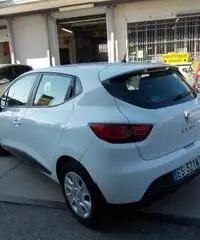 Renault Clio 1.2 75CV 5 porte Live X NEOPATENTATI Renault Clio 1.2 75CV 5 porte Live X NEOPATENTATI