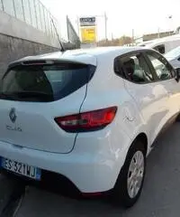 Renault Clio 1.2 75CV 5 porte Live X NEOPATENTATI Renault Clio 1.2 75CV 5 porte Live X NEOPATENTATI