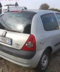 RENAULT Clio 1.5 dCi 65CV cat 3 porte Access Van cambializato RENAULT Clio 1.5 dCi 65CV cat 3 porte Access Van cambializato