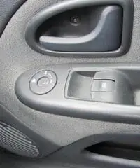 Renault Clio 1.5 dCi 82Cv. 5 PORTE ICE Renault Clio 1.5 dCi 82Cv. 5 PORTE ICE