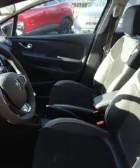 RENAULT Clio dCi 8V 90CV Start&Stop 5 porte Energy Intens RENAULT Clio dCi 8V 90CV Start&Stop 5 porte Energy Intens