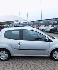 Renault Twingo new Twingo 1.2i 16V dynamique cv75 Renault Twingo new Twingo 1.2i 16V dynamique cv75