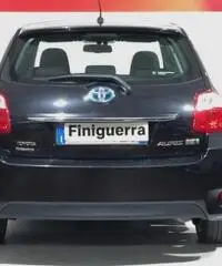 TOYOTA Auris 1.8 Hybrid 5 porte Active