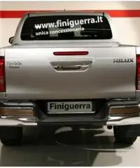 TOYOTA Hilux 2.4 D-4D 4WD 4 porte Double Cab Lounge
