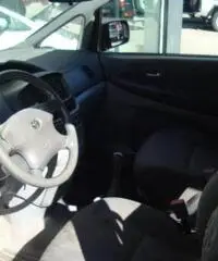 TOYOTA Previa 2.0 Tdi D-4D TOYOTA Previa 2.0 Tdi D-4D