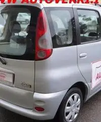 TOYOTA Yaris Verso 1.3i 16V cat Sol