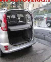 TOYOTA Yaris Verso 1.3i 16V cat Sol