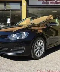 VOLKSWAGEN Golf 1.6TDi HighLine 5porte Blue Motion VOLKSWAGEN Golf 1.6TDi HighLine 5porte Blue Motion
