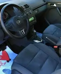 Volkswagen Touran 2.0TDI 140CV DSG Highline PARK POST Cruise Control Volkswagen Touran 2.0TDI 140CV DSG Highline PARK POST Cruise Control