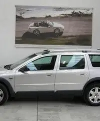 VOLVO XC70 2.4 D5 20V (185CV) cat AWD Momentum AUTOMATICA