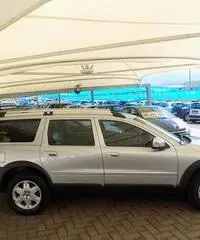 Volvo XC70 XC70 2.4 D5 AWD CROSS COUNTRY CV 185 CAMBIO AUT. Volvo XC70 XC70 2.4 D5 AWD CROSS COUNTRY CV 185 CAMBIO AUT.