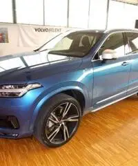 VOLVO XC90 D5 AWD Geartronic 7 posti R-design VOLVO XC90 D5 AWD Geartronic 7 posti R-design