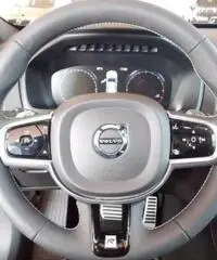 VOLVO XC90 D5 AWD Geartronic 7 posti R-design VOLVO XC90 D5 AWD Geartronic 7 posti R-design