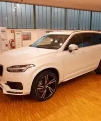 VOLVO XC90 D5 AWD Geartronic 7 posti R-design VOLVO XC90 D5 AWD Geartronic 7 posti R-design