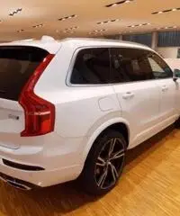 VOLVO XC90 D5 AWD Geartronic 7 posti R-design VOLVO XC90 D5 AWD Geartronic 7 posti R-design