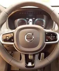 VOLVO XC90 D5 AWD Geartronic 7 posti R-design VOLVO XC90 D5 AWD Geartronic 7 posti R-design