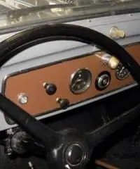Fiat Topolino A bicolore anni 30 Fiat Topolino A bicolore anni 30