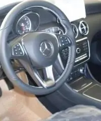 MERCEDES-BENZ A 200 d Automatic 4Matic Sport