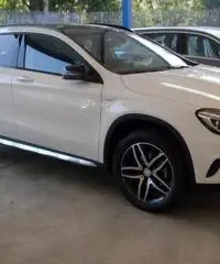 MERCEDES-BENZ GLA 200 d Automatic Enduro Activity MERCEDES-BENZ GLA 200 d Automatic Enduro Activity