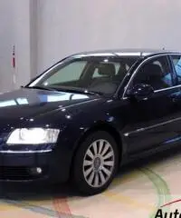 AUDI A8 4.2 TDI QUATTRO 326 CV AUDI A8 4.2 TDI QUATTRO 326 CV