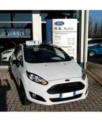 FORD Fiesta 1.5 TDCi 75CV 5 porte Black & White Edition FORD Fiesta 1.5 TDCi 75CV 5 porte Black & White Edition