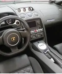 Lamborghini Gallardo 5.2 V10 LP550-2 Spyder Lamborghini Gallardo 5.2 V10 LP550-2 Spyder
