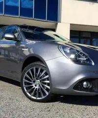 ALFA ROMEO Giulietta 1.6 JTDm 120 CV SUPER +Navi+Vetri scuri+ ALFA ROMEO Giulietta 1.6 JTDm 120 CV SUPER +Navi+Vetri scuri+