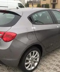 ALFA ROMEO Giulietta 1.6 JTDm 120 CV ALFA ROMEO Giulietta 1.6 JTDm 120 CV