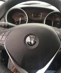 ALFA ROMEO Giulietta 1.6 JTDm 120 CV ALFA ROMEO Giulietta 1.6 JTDm 120 CV