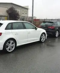 AUDI A3 SPB 2.0 TDI Sport S line Tetto+Fari LED+ AUDI A3 SPB 2.0 TDI Sport S line Tetto+Fari LED+