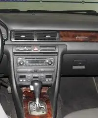 AUDI A6 allroad 2.5 TDI CV180 -Riservata ad operatori del settore! AUDI A6 allroad 2.5 TDI CV180 -Riservata ad operatori del settore!