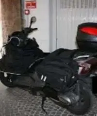 SCOOTERONE KYMCO DOWNTOWN 300i DEL 2010 CON SOLI 17700 KM