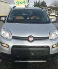 FIAT Panda 1.3 MJT 95 CV 4x4 km 6.000!! FIAT Panda 1.3 MJT 95 CV 4x4 km 6.000!!