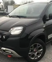 FIAT Panda Cross 1.3 MJT 95 CV S&S 4x4 FIAT Panda Cross 1.3 MJT 95 CV S&S 4x4