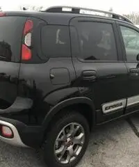FIAT Panda Cross 1.3 MJT 95 CV S&S 4x4 FIAT Panda Cross 1.3 MJT 95 CV S&S 4x4