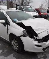 FIAT Punto 1.3 MJT 75CV VAN4 POSTI-Autovettura da preparare! FIAT Punto 1.3 MJT 75CV VAN4 POSTI-Autovettura da preparare!