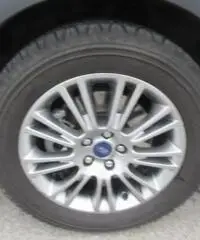 FORD Kuga 2.0 TDCI 140 CV 4WD Titanium FORD Kuga 2.0 TDCI 140 CV 4WD Titanium