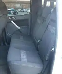 FORD Ranger 2.2 TDCi Doppia Cabina XLT 5pt. FORD Ranger 2.2 TDCi Doppia Cabina XLT 5pt.