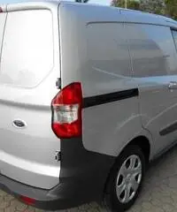 FORD Transit Courier 1.6 TDCi 95CV Van Trend  FORD Transit Courier 1.6 TDCi 95CV Van Trend