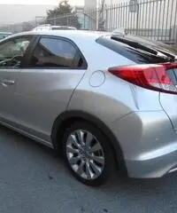 HONDA Civic 1.6 i-DTEC Lifestyle HONDA Civic 1.6 i-DTEC Lifestyle