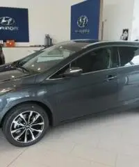 HYUNDAI i40 Wagon 1.7 CRDi 141 CV  Business HYUNDAI i40 Wagon 1.7 CRDi 141 CV  Business