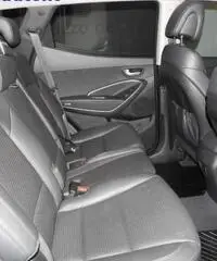 HYUNDAI Santa Fe 2.2 CRDI VGT A/C COMFORT 4WD-Garantita!!! HYUNDAI Santa Fe 2.2 CRDI VGT A/C COMFORT 4WD-Garantita!!!