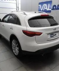 INFINITI FX30 D BLACK AND WHITE EDITION CV238-Garantita 12 mesi!