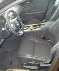 JAGUAR XE 2.0 D Turbo Pure PRONTA CONSEGNA !! JAGUAR XE 2.0 D Turbo Pure PRONTA CONSEGNA !!