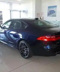 JAGUAR XF 2.0d 180 CV AWD R-Sport Automatico JAGUAR XF 2.0d 180 CV AWD R-Sport Automatico